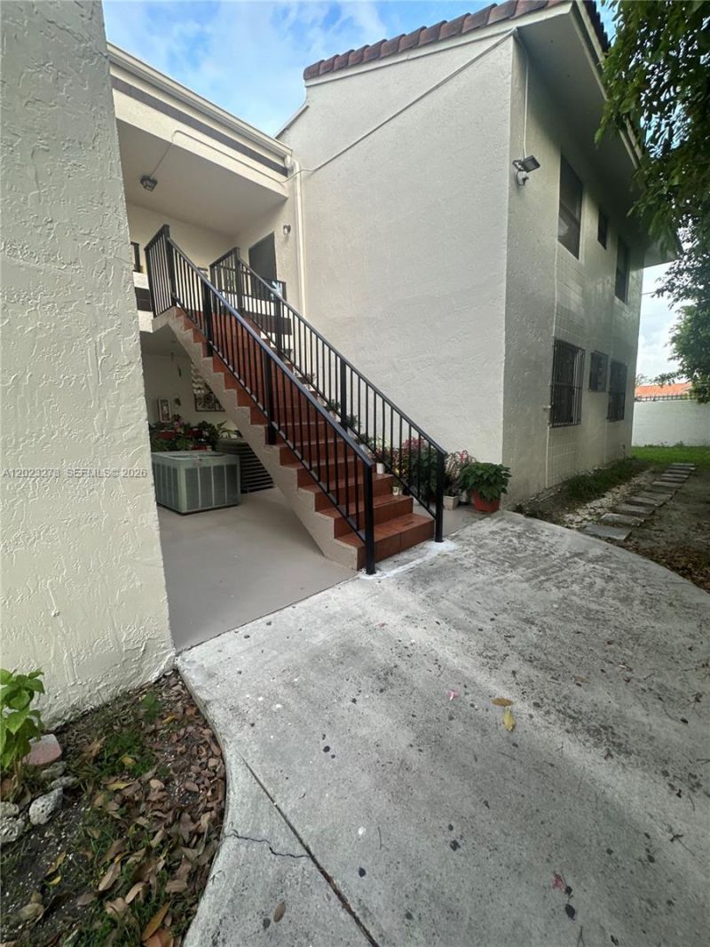 10893 NW 7th St , Unit 23-27, Miami, FL 33172 Photo