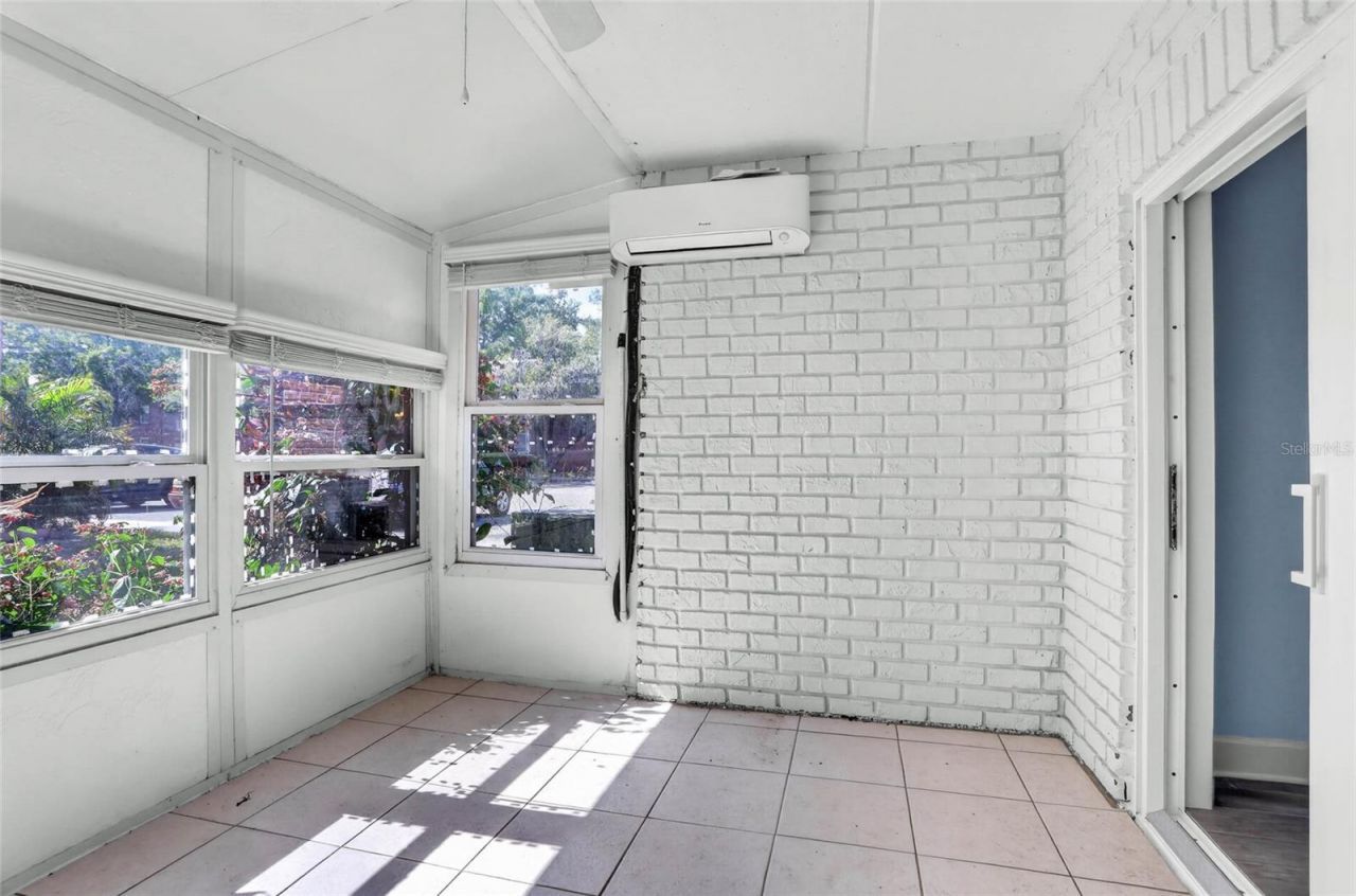 8542 10th Street N, Unit B, Saint Petersburg, FL 33702 Photo