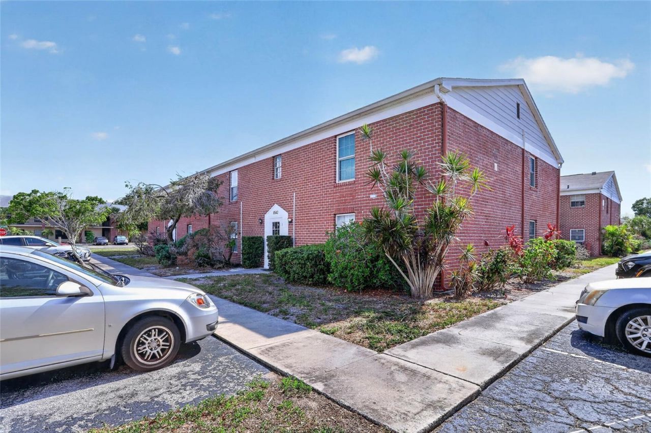 8542 10th Street N, Unit B, Saint Petersburg, FL 33702 Photo
