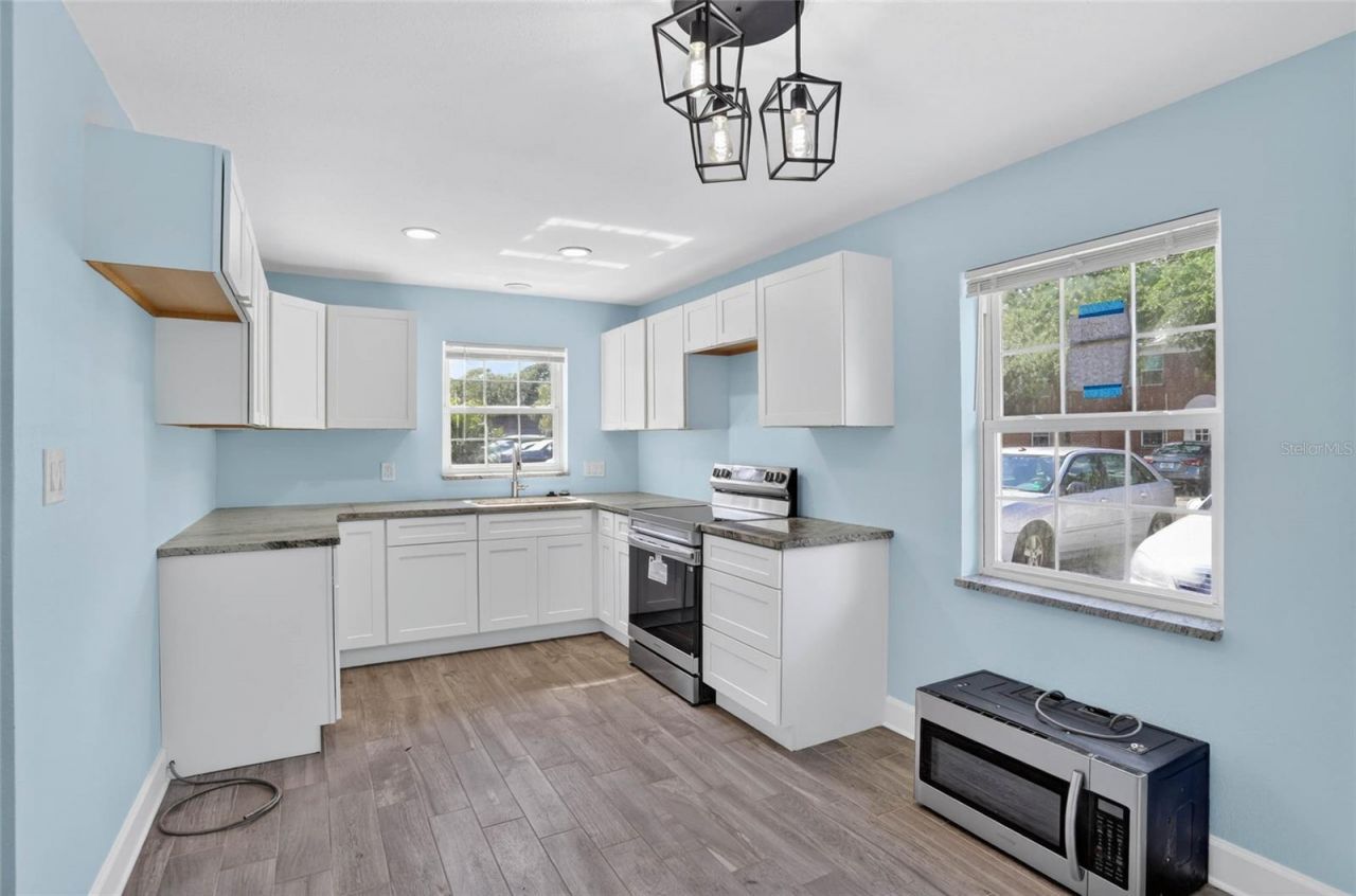 8542 10th Street N, Unit B, Saint Petersburg, FL 33702 Photo