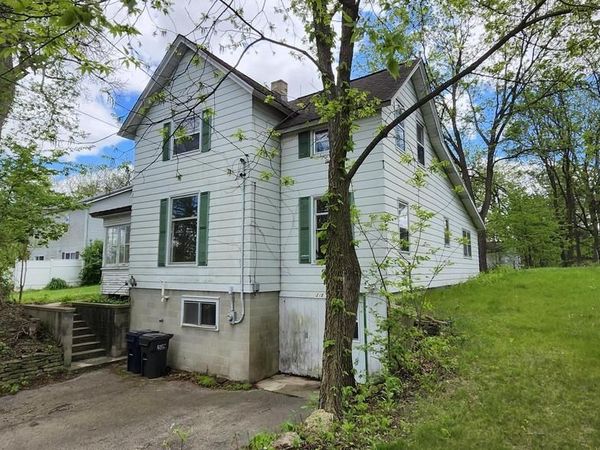 215 W Mill Street, Poynette, WI 53955