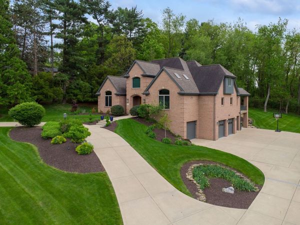 300 Hardy Drive, Pittsburgh, PA 15241