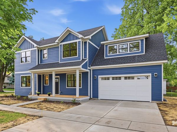 201 N Elm Street , Mount Prospect, IL 60056