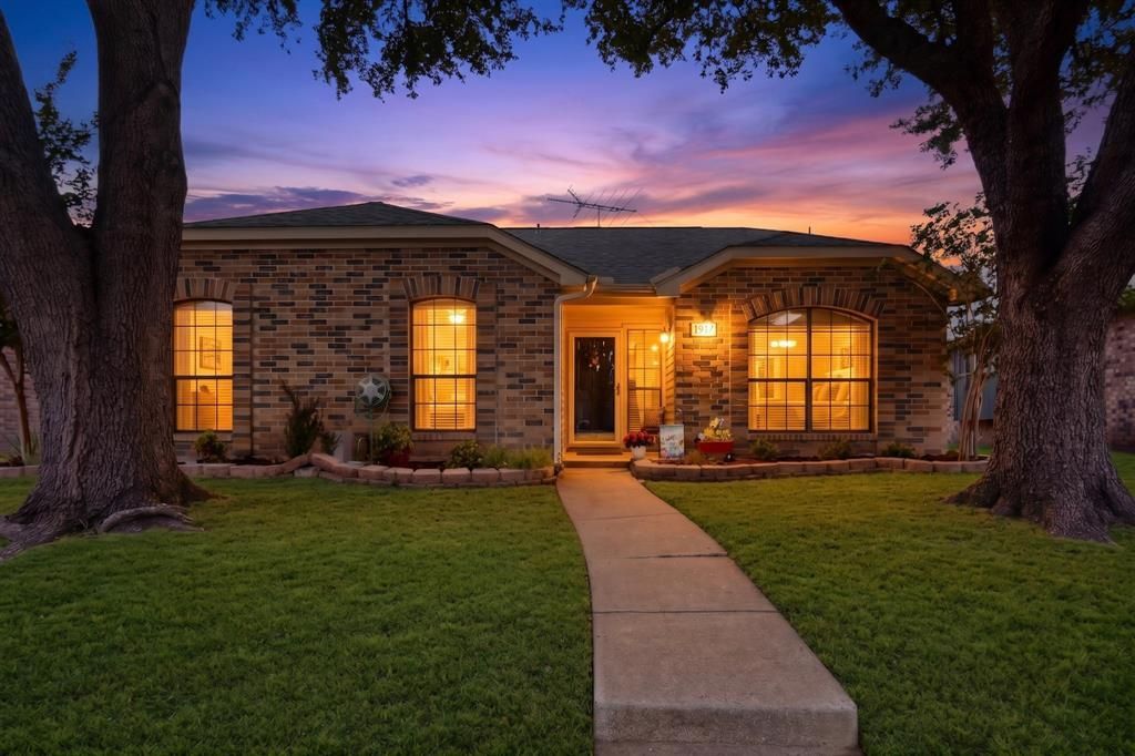 1917 Village Creek Drive, Garland, TX 75040 Main Photo