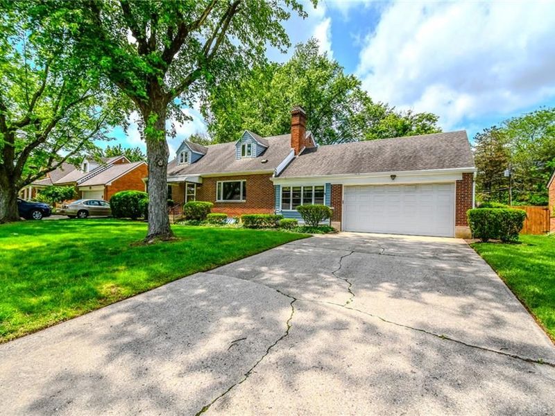 3919 Strathmoor Drive, Kettering, OH 45429 Photo 2