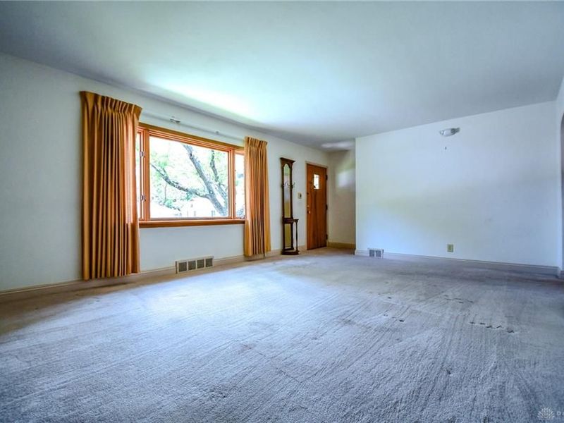 3919 Strathmoor Drive, Kettering, OH 45429 Photo 9