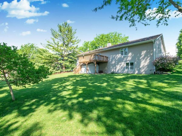 629 W Mohawk Trail, DeForest, WI 53532