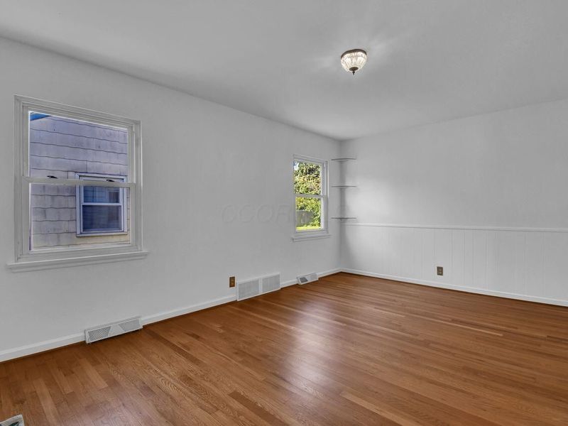 239 N Kellner Road , Columbus, OH 43209 Photo 3
