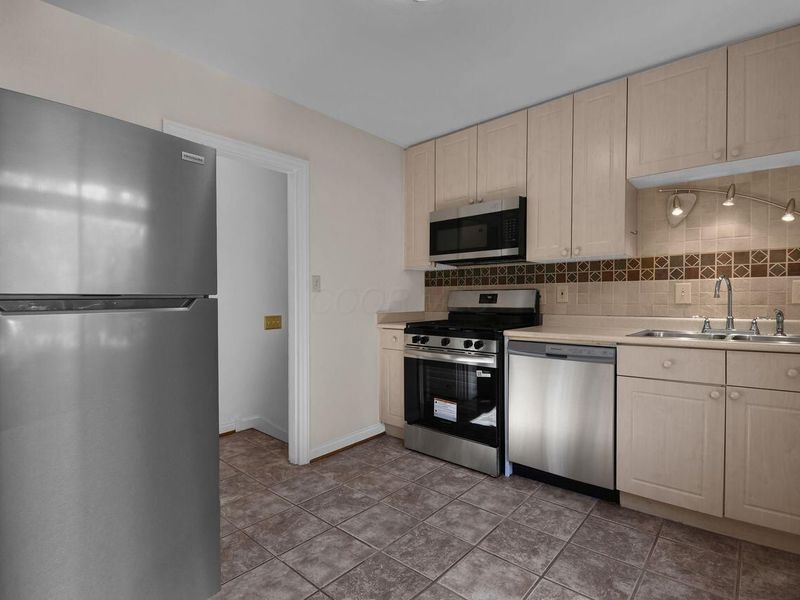 239 N Kellner Road, Columbus, OH 43209 Photo 5