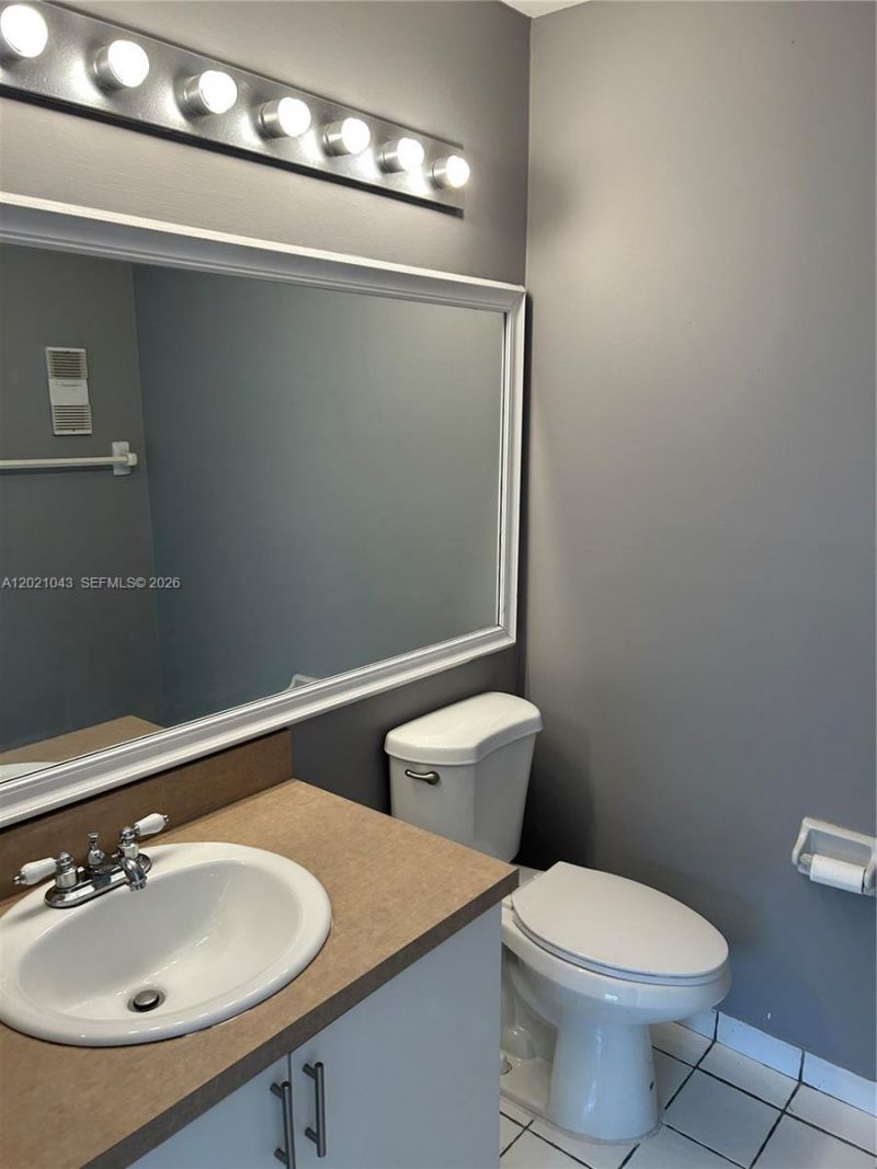 1136 NE 210th Ter , Unit 1136, Miami, FL 33179 Photo