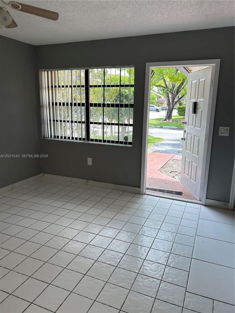 1136 NE 210th Ter , Unit 1136, Miami, FL 33179 Photo