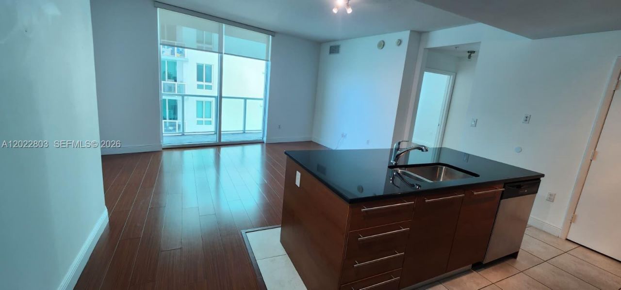 1900 N Bayshore Dr, Unit 3717, Miami, FL 33132 Photo