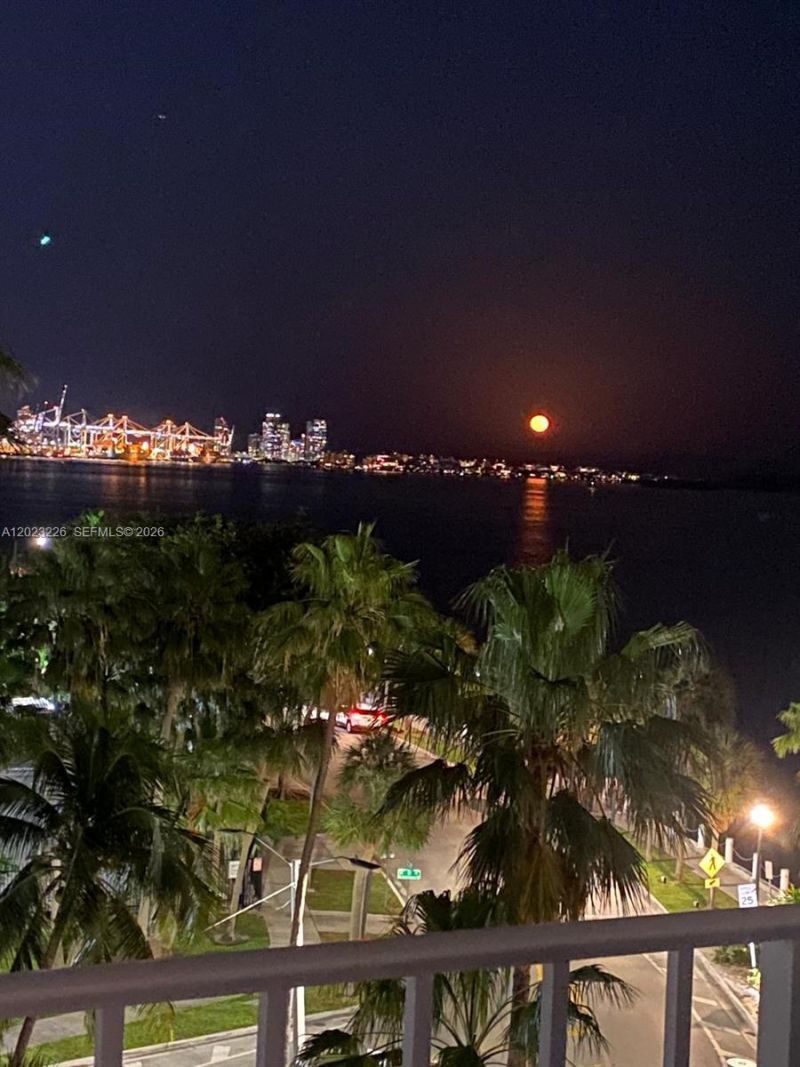 200 SE 15th Rd, Unit 7G, Miami, FL 33129 Photo