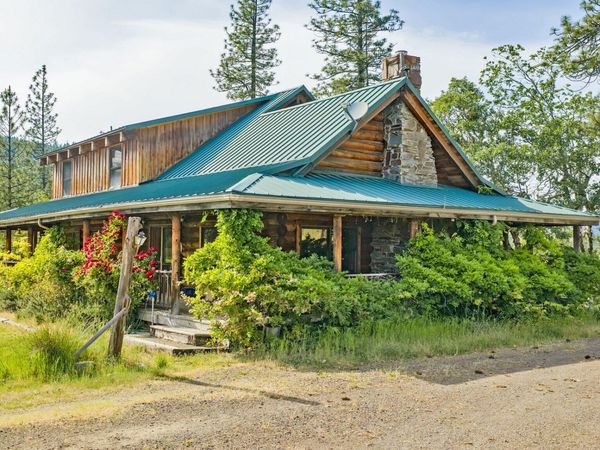275 Citadel Road, Trail, OR 97541