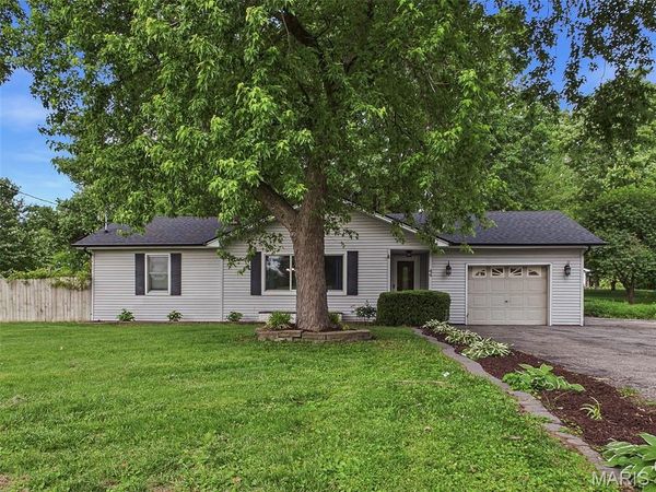 44 Grainey Drive , Glen Carbon, IL 62034