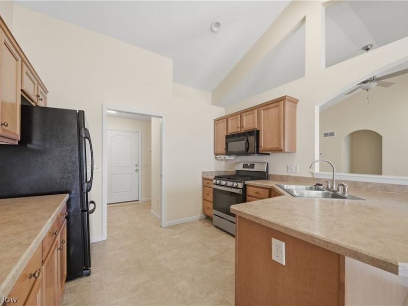 635 Durkin Way SW, North Canton, OH 44720 Photo 14