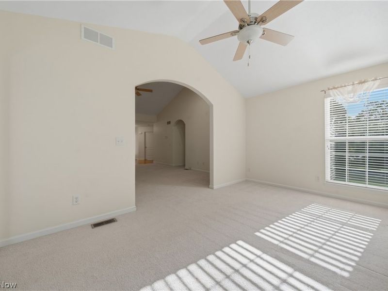635 Durkin Way SW, North Canton, OH 44720 Photo 8