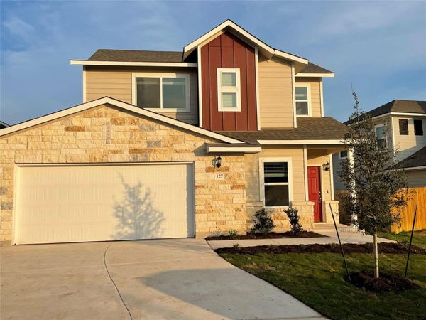 127 Trailside LN, Bastrop, TX 78602