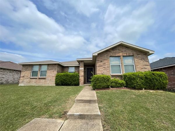 2912 Crimson Clover Drive, Lancaster, TX 75134