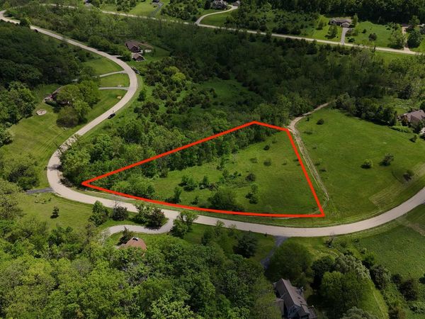 60 Sugarcreek Trail, GALENA, IL 61036