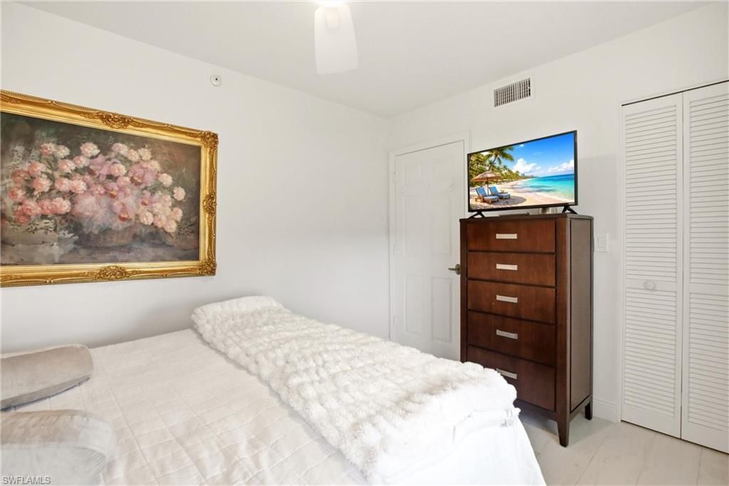 5550 Heron Point Dr, Unit 503, Naples, FL 34108 Photo