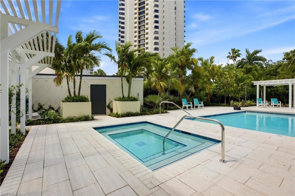 5550 Heron Point Dr, Unit 503, Naples, FL 34108 Photo