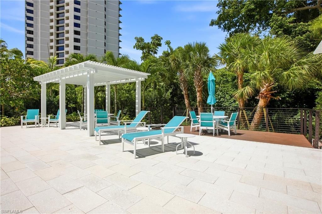 5550 Heron Point Dr, Unit 503, Naples, FL 34108 Photo
