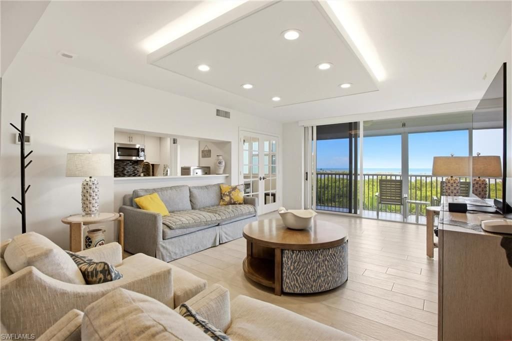 5550 Heron Point Dr, Unit 503, Naples, FL 34108 Photo