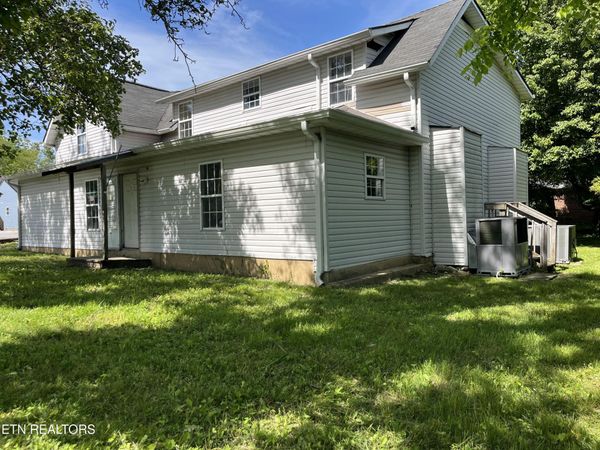 140 Burnett St, Crossville, TN 38555