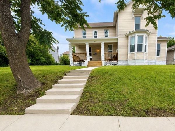 325 E 3rd Street, Maryville, MO 64468