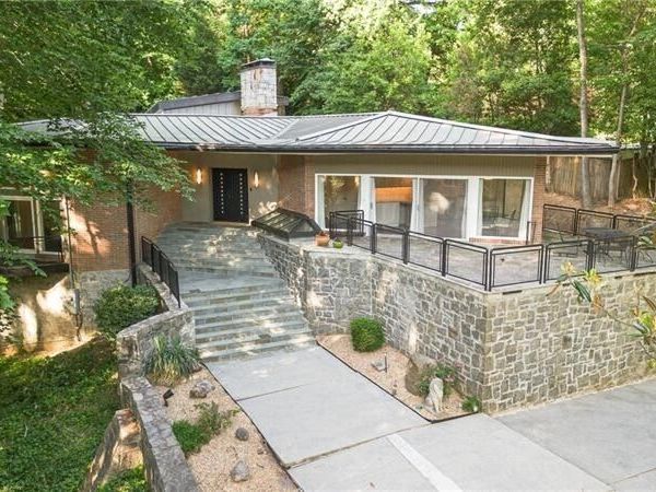 770 Kings Way NW, Atlanta, GA 30327