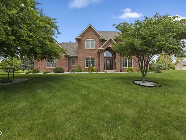 1846 S Fox Cove Boulevard, New Palestine, IN 46163