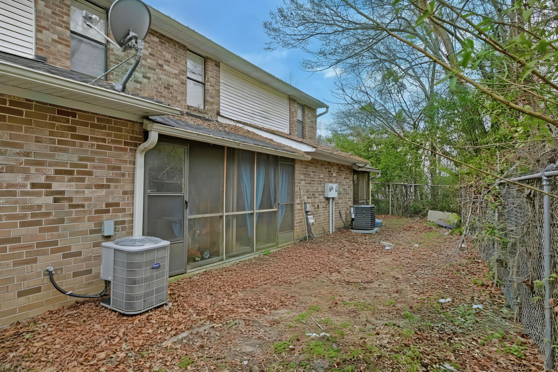 6240 Lucille Drive Photo 11