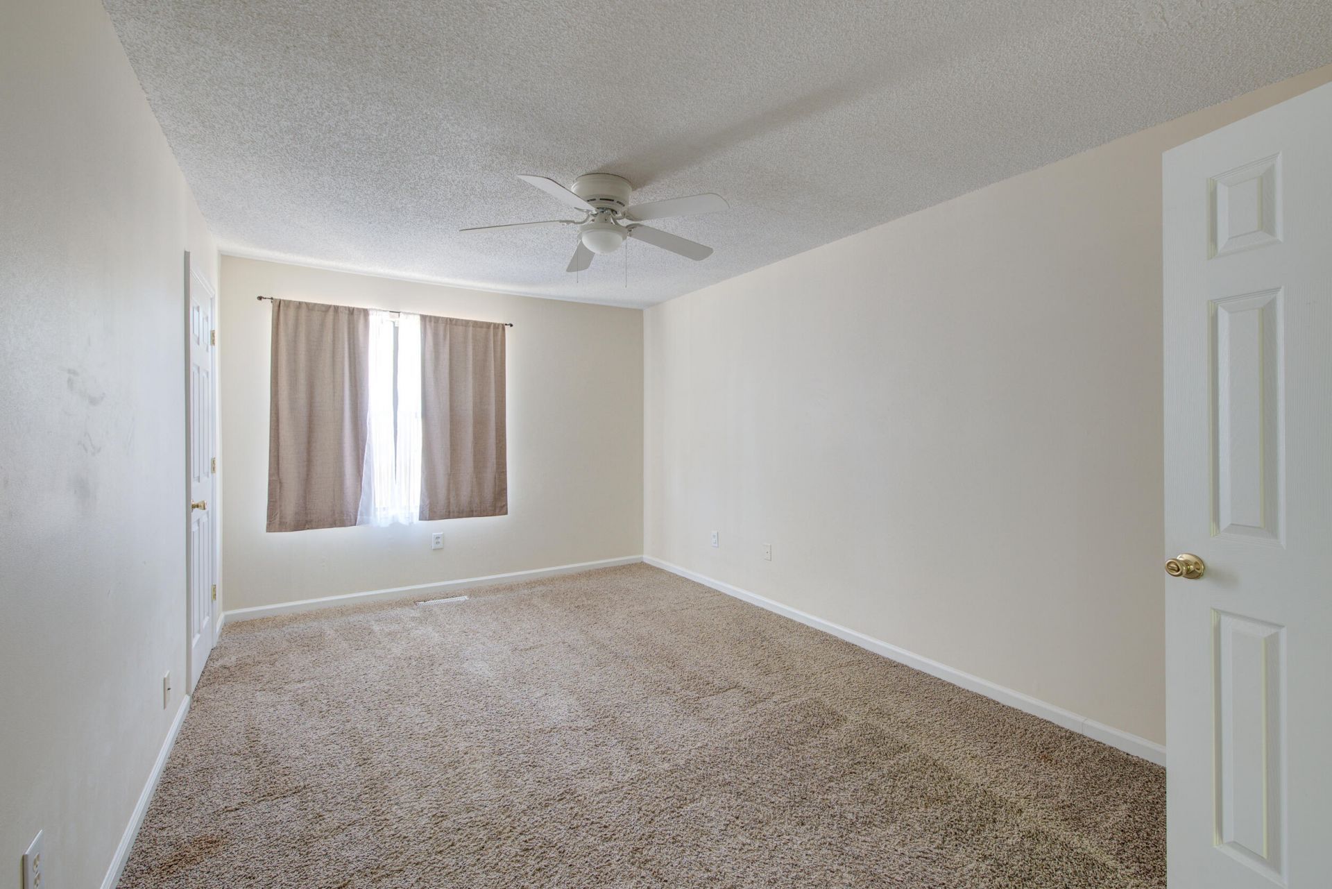 6240 Lucille Drive Photo 15
