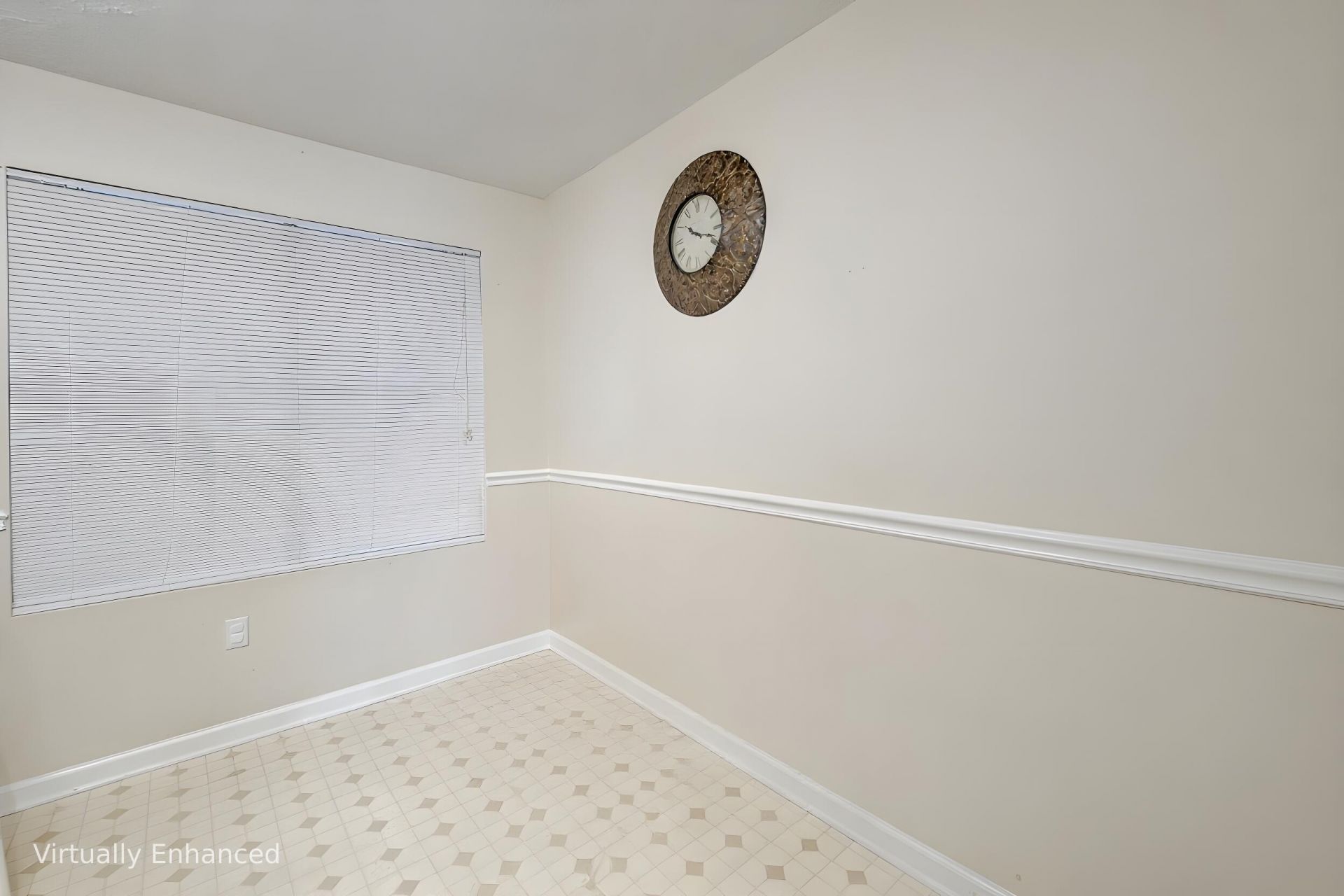 6240 Lucille Drive Photo 8