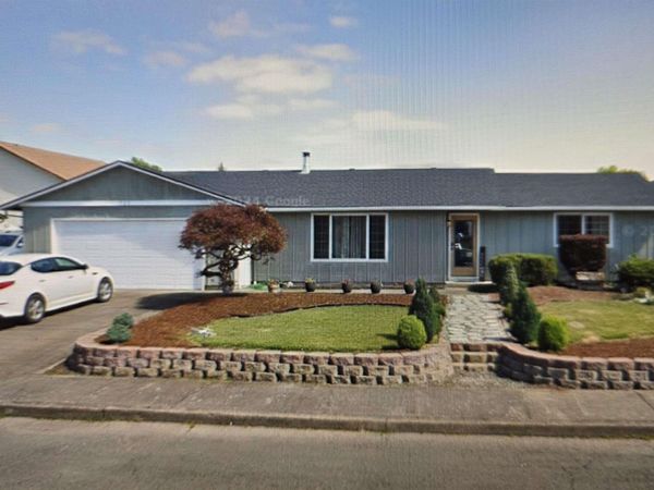 722 Stinson St, Independence, OR 97351