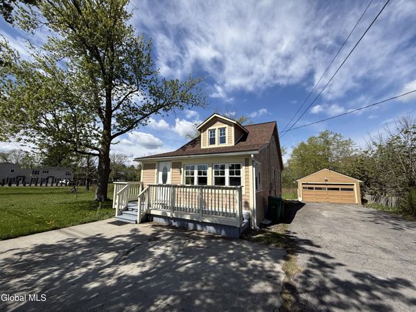 2727 Balltown Road, Niskayuna, NY 12309