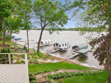 4936 Edgewater Drive , Mound, MN 55364