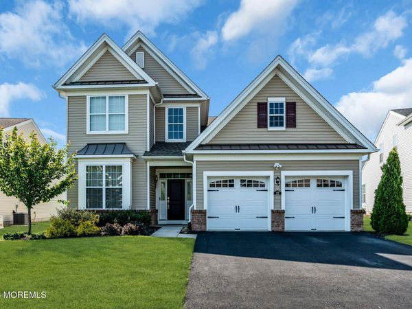 27 Flagstone Court, Freehold, NJ 07728