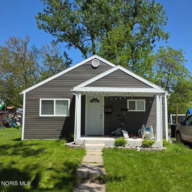 248 W Willow Street, Wauseon, OH 43567 Main Photo