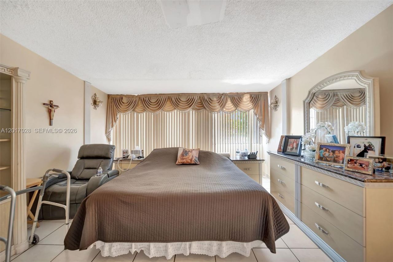 14154 Kendale Lakes Cir, Miami, FL 33183 Photo
