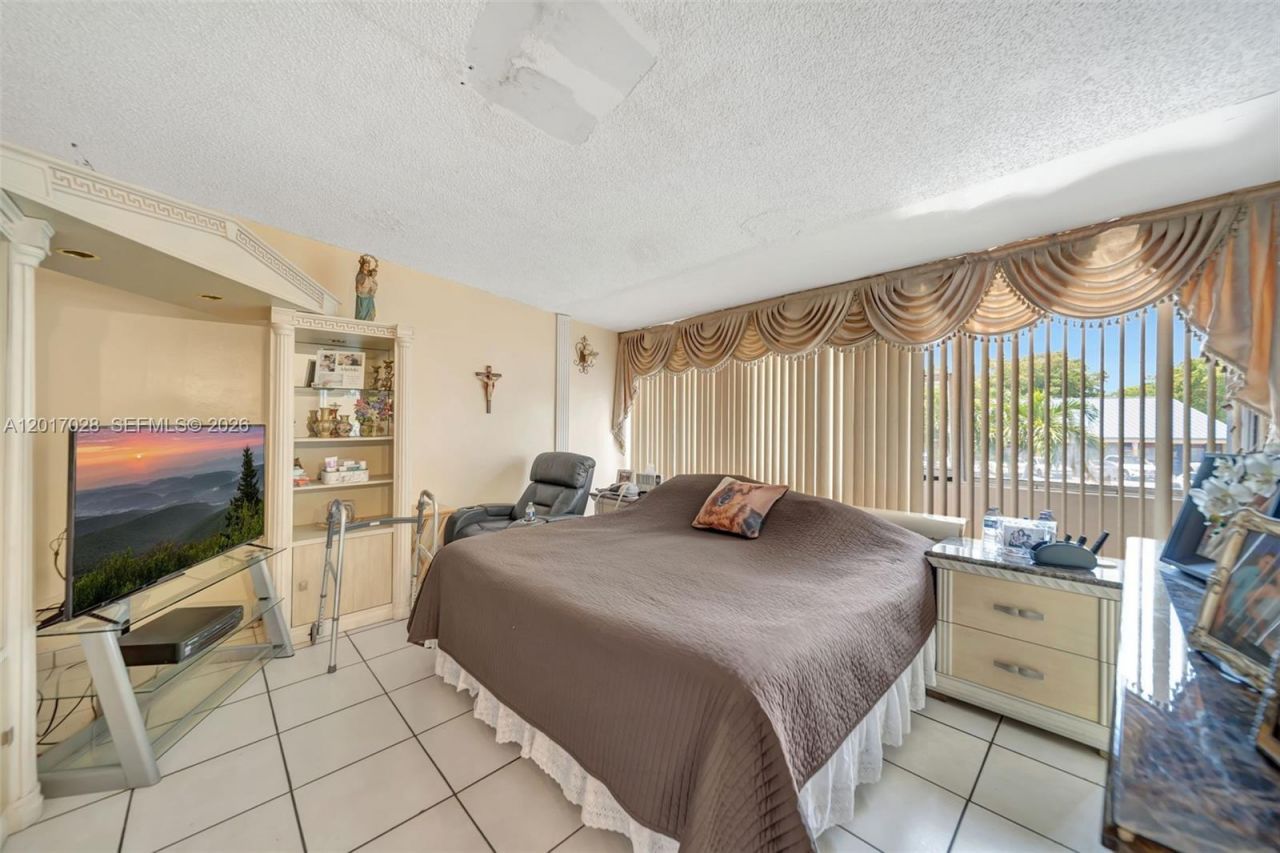 14154 Kendale Lakes Cir, Miami, FL 33183 Photo