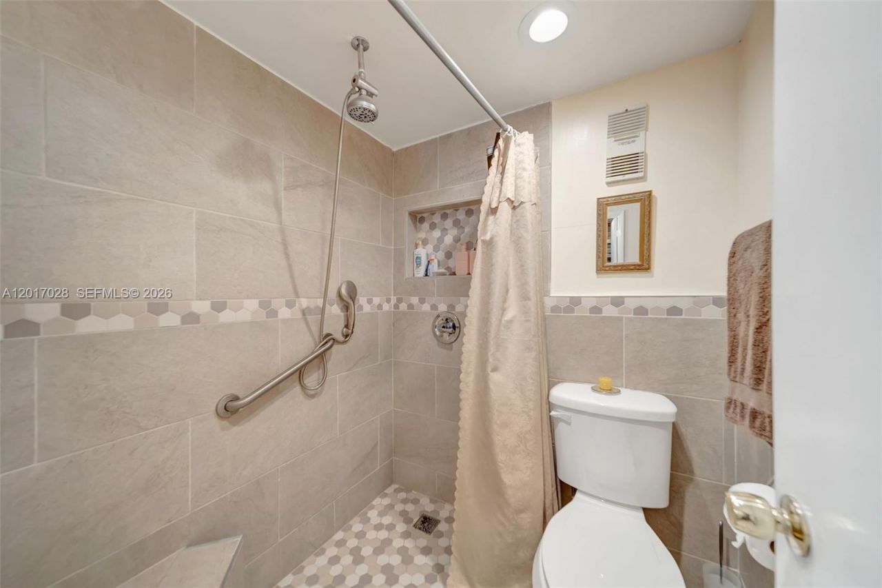 14154 Kendale Lakes Cir, Miami, FL 33183 Photo