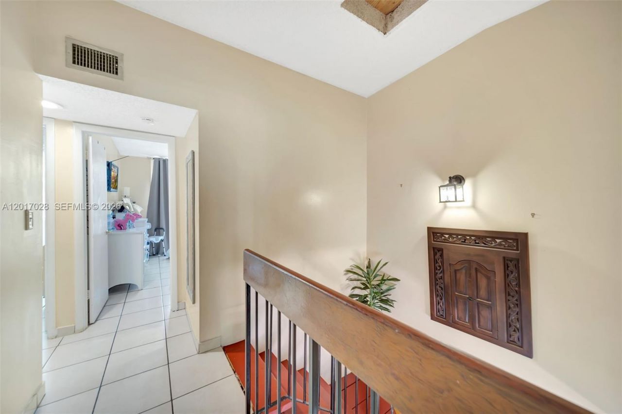 14154 Kendale Lakes Cir, Miami, FL 33183 Photo