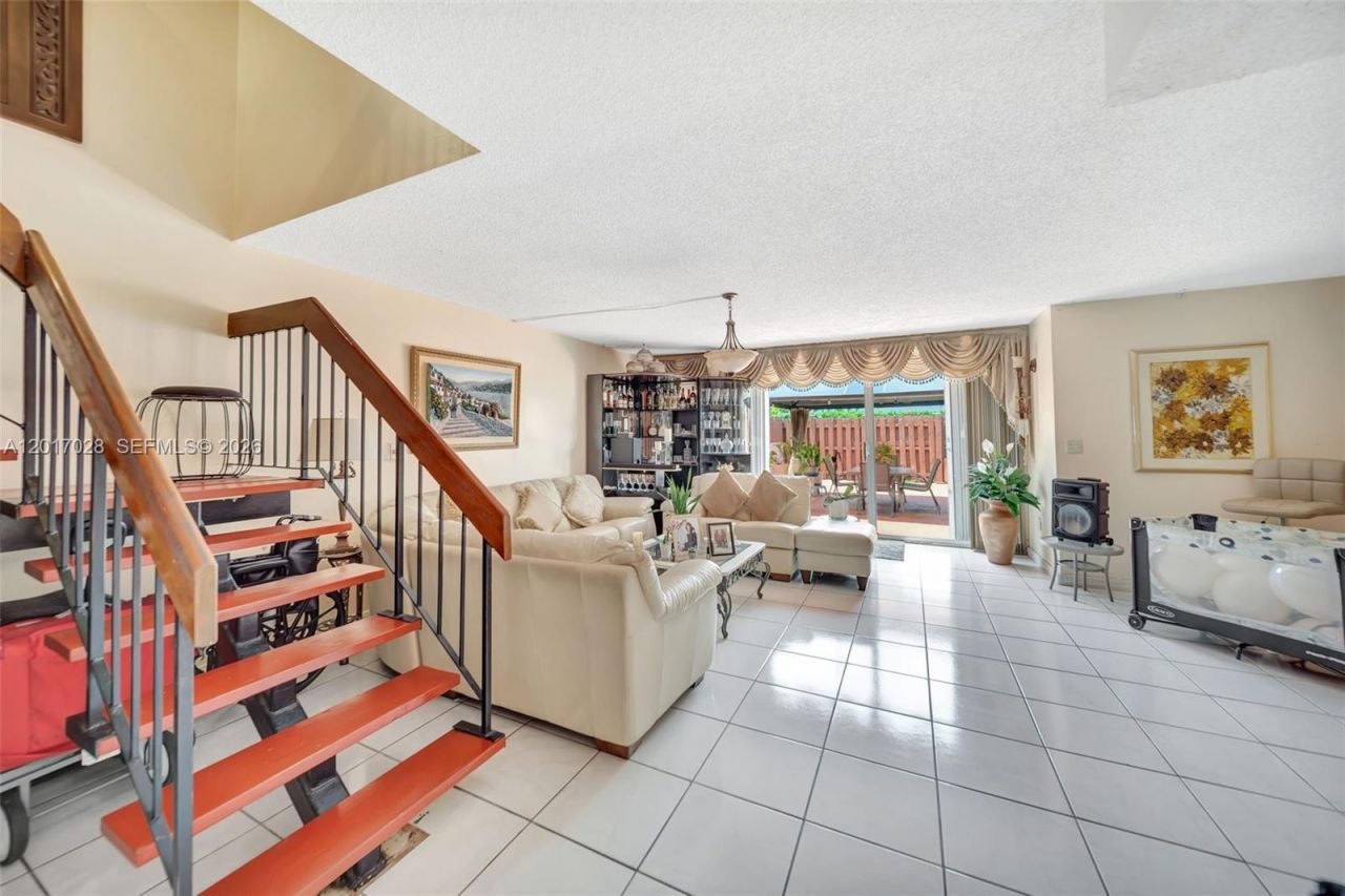 14154 Kendale Lakes Cir, Miami, FL 33183 Photo