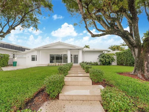 801 NE 76th St , Miami, FL 33138