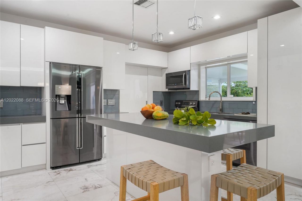801 NE 76th St , Miami, FL 33138 Photo