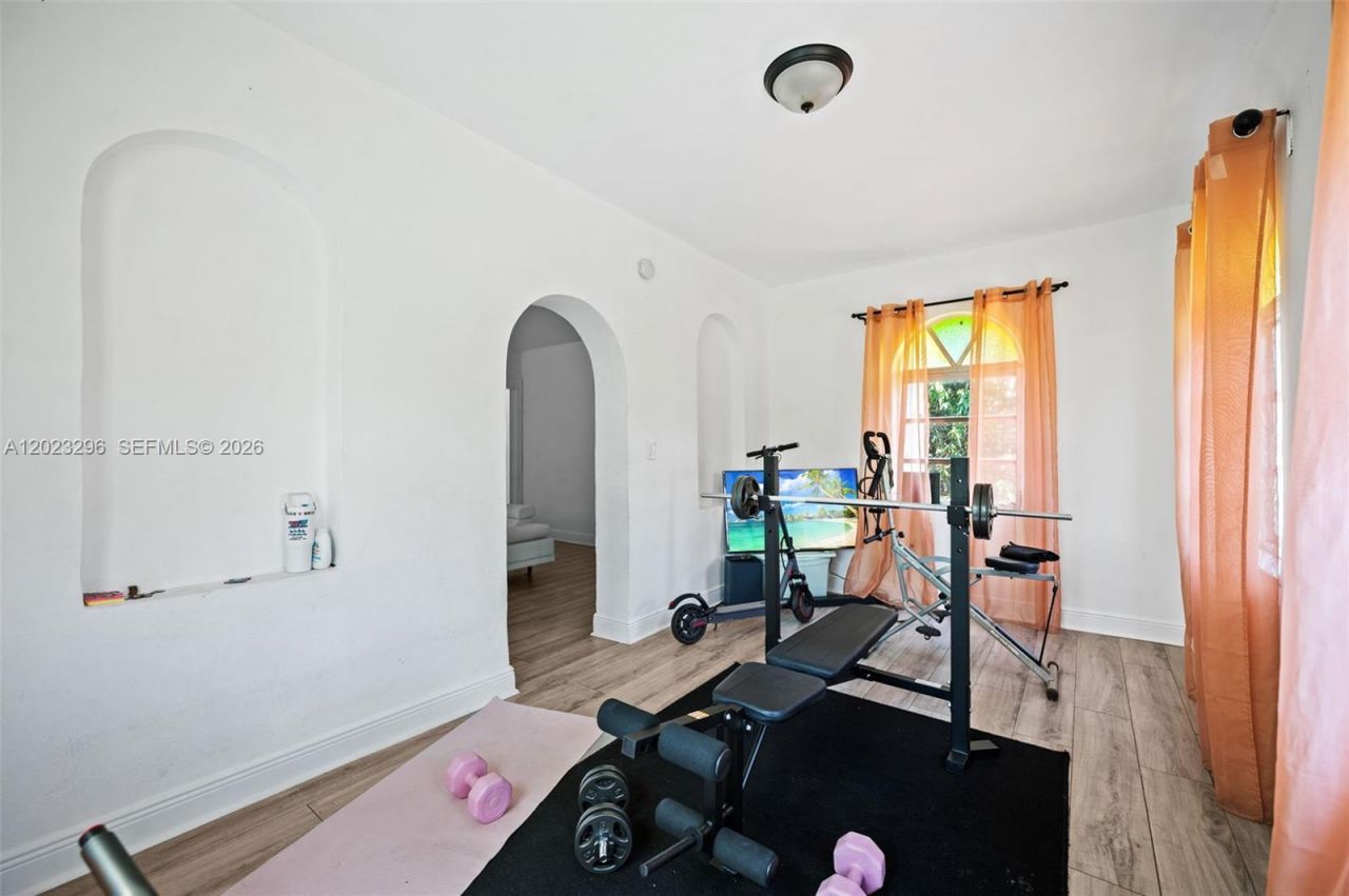 1792 SW 11th St , Miami, FL 33135 Photo
