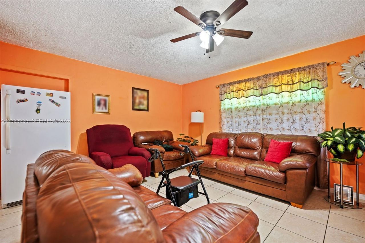 1792 SW 11th St , Miami, FL 33135 Photo