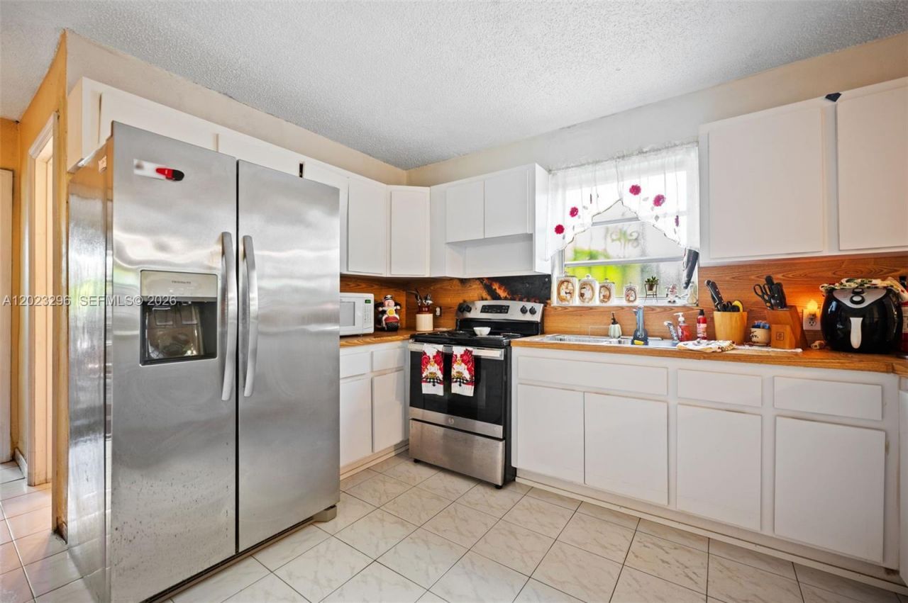 1792 SW 11th St , Miami, FL 33135 Photo
